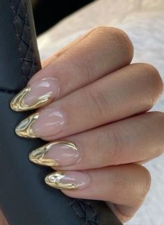 Gold nails Gold Chrome Nails, Golden Nails, Formal Nails, Long Nail Designs, Gem Nails, Elegant Nails, Prom Nails, Classy Nails