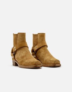 RE/DONE | Cavalry Boot in Caramel Suede Chelsea Boots Men Outfit, Boots Men Outfit, Chelsea Boots Men, Leather Wear, Fabulous Shoes, Boot Sandals, Skate Shoes, Tennis Shoes, American History