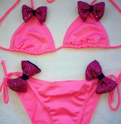 Pink Bikini with Pink Crystal Bows Y2k Swimsuit, Swimsuit Edition, Barbie Fashion, Types Of Fashion Styles, World Of Fashion, Diy Clothes, Summer Time, Knock Out, Baby Fashion