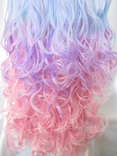 I don't care about the colors, but the curls... Those are great curls. Purple Hair Curly, Purple Curly Hair, Pink And Purple Hair, Pink Curls, Pink Purple Ombre, Cotton Candy Hair, Dyed Hair Pastel, Candy Hair, Guy Tang