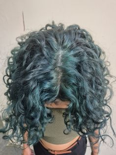 black green hair curly shaggy mullet Green Hair Curly, Curly Shaggy Mullet, Hair Ideas Colour, Black Green Hair, Dyed Curly Hair Ideas Colour, Moss Green Hair, Dyed Curly Hair Ideas, Green Curly Hair, Shaggy Mullet