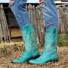 Leather antique patina turquoise cowboy boots with white whip stitching and square toe. True to size. 2" heel Turquoise Cowboy Boots, Cowgirl Poster, Women's Western Wear, Western Trend, Western Boutique, Rodeo Outfits, Western Wear For Women, Event Outfit, Outfit Trends