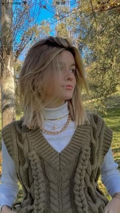 Haircuts For Round Faces Blonde, Trending Hairstyles For 2023, Sholderlenghth Hair, Face Framing Layers On Short Hair, Shoulder Length Hair No Bangs, Summer Haircuts 2024, Fall Outfits Instagram, Turtleneck Outfits, Fall Hairstyles