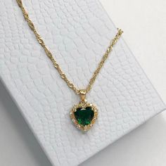 Heart Emerald Green Necklace 14k Gold Plated Brand New Great Quality Next Day Shipping Bundle To Save Money Gold Green Necklace, Emerald Green Necklace, Boho Statement Necklace, Irish Jewelry, Gold Rings Fashion, Dragon Jewelry, Stone Beaded Necklace, Gem Necklace