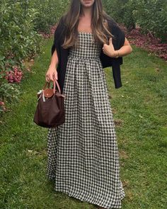 Quintessential fall in @princesspollyboutique 🍎 #pppartner #princesspolly #princesspollyboutique #fallfashion #newenglandfall London Outfits, 2025 Style, New England Fall, Maternity Outfits, London Outfit, Granola Girl, Western Cowgirls, 2024 Fashion, Princess Polly