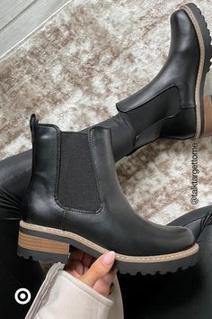 Vintage Women Fashion, Style Combat Boots, Target Boots, Outfits Dress, Trendy Girl, Target Style, Black Chelsea Boots, Fall Fashion Outfits, Shoe Obsession