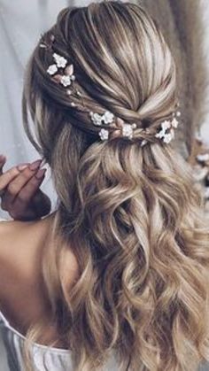 Prom Hairstyles Medium, Hair Accessories Updo, Bridal Hair Half Up, Evening Hairstyles, Hair Extensions Best, Best Wedding Hairstyles, Wedding Hairstyles Half Up Half Down, Trendy Wedding Hairstyles, Bridal Hairstyles