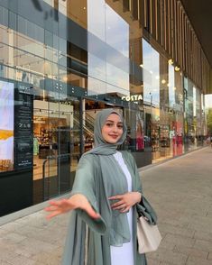 Saudi Hijab, Outfit Colour Combinations, Mode Niqab, Hijabi Outfit, Colour Combinations Fashion, Fashion Gal, Modest Fashion Hijab