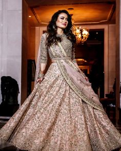 डिजाइनर कपड़े, Gold Lehenga, Lehnga Dress, Ritu Kumar, Anita Dongre