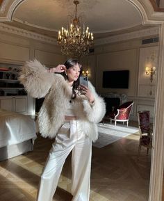 Alison Toby, Fur Jacket Outfit, Friends Clothing, White Fur Jacket, Apres Ski Outfits, Fur Coat Outfit, White Fur Coat, Cold Fashion