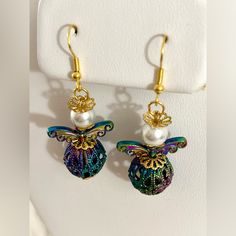 New!!! Handcrafted Rainbow Holographic Wings Angel Earrings With Halo!! I’m Sooo Excited About These!! Isn’t The Halo Just Sooo Cute!! I Had To Make A Pair For Myself!! Angels Are About An Inch In Length. Holiday Jewelry Ideas, Givenchy Earrings, Rainbow Holographic, Angel Earrings, Hammered Hoop Earrings, Sunflower Earrings, Mini Earrings, Dragonfly Earrings, Rainbow Earrings