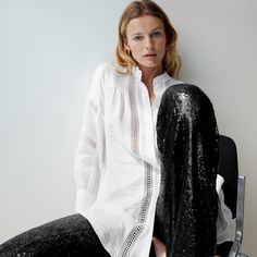 Zara Lace Insert Long Flowy Shirt In White......Size S. Slinky Lightweight Textured Weave; Viscose/Polyamide/Linen. Banded Collar. Concealed Button Down Front Closure. Long Bishop Sleeves With Buttoned Cuffs. Tunic Length. Lace Inset Detail On Front And Sleeves. Pit To Pit 22". Length About 30" Front And 32.5" Back. New With Tag. W Casual Cotton Top, Knotted Blouse, Basic Blouses, White Linen Shirt, Zara Crop Top, Black And White Blouse, Lace Trims, Zara White, Lace Inset