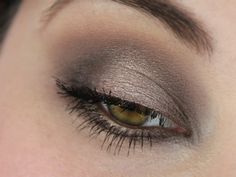 Rauchiges AMU mit der Naked 2 Palette Urban Decay Naked 2 Palette, Urban Decay Primer Potion, Urban Decay Primer, Makeup Eye Looks, Minimal Chic, Makeup Trends, Makeup Inspo, Urban Decay