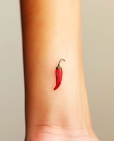 "A small tattoo idea of a realistic red chili pepper on the wrist, showcasing minimalist and vibrant tattoo design." Tattoos Jesus, Tattoos Heart, A Small Tattoo, Tattoos Cute, Crazy Tattoos, Rose Sketch