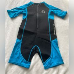 Brand New With Tags. Please See All Pictures Before Purchasing. There Is Some Creasing Do To Storage But It Doesn’t Effect The Integrity Of The Wetsuit. Fast Shipping, Smoke Free Home. Tie Dye Girl, Blue Two Piece, Boys Swim Trunks, Halter One Piece Swimsuit, Two Piece Swimwear, Ruffle Swimsuit, Blue Hawaiian, Tanktop Girl, Swim Shirts