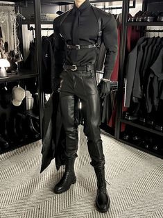 Gothic Mode, Goth Guys, Fashion Suits For Men, Male Poses, Naha, Drawing Clothes, Goth Outfits, 가을 패션, Fantasy Clothing