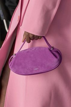 Bag Shoot, Bag Street Style, Fall 2023 Fashion, Statement Bags, Quilt Bag, Purple Accessories, Statement Bag, Cute Handbags