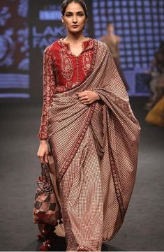 Ajrak Saree Blouse Designs, Ajrak Blouse Designs, Saree Jackets, Fashion Technology, Saree Designer, Trendy Blouse Designs, Printed Saree