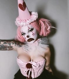 Woman’s Clown Costume, Pink And White Clown Outfit, Womens Scary Clown Costume, Pennywise Cosplay Female, Diy Halloween Costumes Clown, Gory Clown Halloween Makeup, Pink Clown Halloween Costume, Pink Clown Costume Halloween, Halloween Costume Clown Women