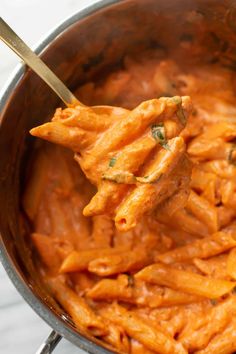 Tomato Goat Cheese Pasta Goat Cheese Recipes Dinner, Tomato Goat Cheese Pasta, Easy Tomato Pasta Recipes, Goat Cheese Pasta Sauce, Pasta Branding, Easy Tomato Pasta, Make Goat Cheese, Tomato Goat Cheese, Cheese Pasta Recipes