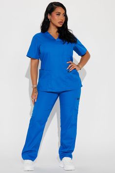 Scrub Uniform Ideas, Scrubs Outfit Ideas, Scrubs Uniform Cute, Royal Uniform, Medical Scrubs Fashion, Scrub Uniform, Doctor Scrubs, Leg Scrub, Medical Scrubs Outfit