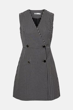 Designed in a uniform spot print, this pinafore is a wardrobe hero that can be layered up or down. With a v-neckline, double-breasted button detail and versatile monochrome print, buy now and wear forever. Button Up Shift Dress, Office Dresses For Women Work Attire, Lawyer Style, Kay Kay, Shift Dress Casual, Monochrome Print, Chic Dress Classy, Oasis Dress, Corporate Style