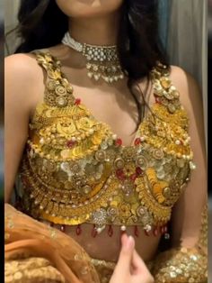 #jahnavikapoorinspiredgoldblouse Sari Blouse Styles, Gold Bralette, Jahnavi Kapoor, Indian Dress Up, Bridal Blouses, Navratri Dress, Trendy Outfits Indian, Fashionable Saree Blouse Designs, Cutwork Blouse Designs