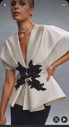 Sleeves Wedding Dresses, Simple Wedding Dresses, Mode Kimono, Vintage Wedding Dresses, Wedding Dresses With Sleeves, Dresses Simple, Classy Dress Outfits, Black Wedding Dresses, African Print Fashion