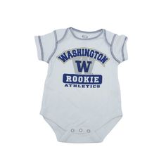 Up For Sale Is: Washington Huskies Baby One Piece Bodysuit White Size 3-6 Months Team Athletics Size: 3-6 Months Bodysuit Is New Without Tags I Will Ship This Item Out Via Usps First Class Mail With A Tracking Number For Confirmation. I Ship Items Out Monday-Friday So Expect A Quick Delivery! Please Feel Free To Ask Any Questions You May Have. I Answer Most Questions Instantly! Features: Bodysuit Size: Babys 3-6m Condition: New Without Tags White Cotton Sports Bodysuit, White Cotton Sporty Bodysuit, Sporty White Cotton Bodysuit, White Casual Sports Bodysuit, White Casual Bodysuit For Sports, Casual White Short Sleeve Bodysuit For Play, Casual White Onesie For Sports, White Casual Onesie For Sports, Sporty Cotton Onesie For Playtime