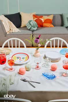 Skandinavisch Skandi Scandi Scandinavia Style Design Chic Stil Interior Interieur Einrichtung Einrichtungsideen Einrichtungsstil Home Zuhause Wohnstil Wohnen Pastell Pastel Candles Kerzen Tisch Dinner Dekoration Deko Bunte Gläser Teller Besteck Tischdecke Table Set-Up Esszimmer Gläser Karaffe Aesthetic Ästhetisch Danish Pastell Colourful Colour Drinks Sofa Couch Cozy Decke Tischdecke Scandi Interior, University Life, Scandi Style, Animal House, Crochet Animals, Dinner Party, Free Crochet Pattern, Free Crochet