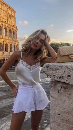 Discover the perfect cute Italy outfits for your next vacation! From chic dresses to stylish accessories, elevate your wardrobe with our fashion tips. Rome Pics, Italy Moodboard, City Inspiration, Cute Clothing Stores, Urban Fashion Trends, Bag Chanel