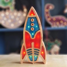 Tosi Kids Rocket Light 🚀 Rocket Kids, Rainbow Night Light, Orange Led Lights, Rocket Lamp, Small Kids Room, Rockets For Kids, Kids Room Lighting, Retro Rocket, Unique Light Fixtures