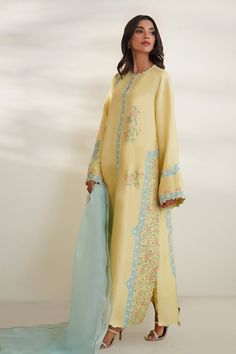 Nori Plain Suits, Organza Kurta, Indian Closet, Sania Maskatiya, Velvet Kurta, Desi Fits, Desi Outfits, Blue Organza, Pakistani Party Wear