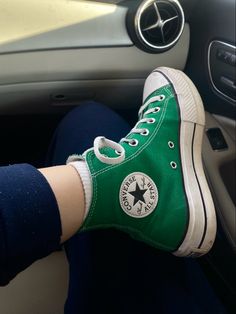 Colorful Converse Outfit, Green Platform Converse, Green Chuck 70, Converse Colorful, Platform Converse High Tops, Colorful Converse, Green Shoe, Color Converse, Converse Outfit