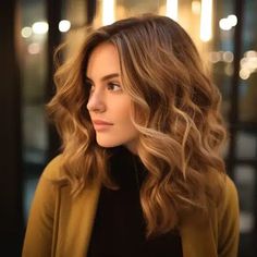 Golden Brown Waves with Honey Highlights Medium Length Loose Curls, Curls For Medium Length Hair, Honey Highlights, Medium Length Wavy Hair, Beach Curls, Barrel Curling Iron, Wavy Style, Wavy Hairstyles, Defined Curls