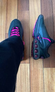 Guys Fashion Casual, Nike Air Max Mens, Mens Nike Shoes, Swag Shoes, Dream Shoes, Mens Fashion Shoes, Art Clothes, Y2k Style