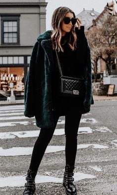 Winter Outfits 2019, Winter Mode Outfits, Winter Outfit Inspiration, Fall Winter Wardrobe, Cold Weather Outfits, Ladies Dress Design, Winter Fashion Outfits, Winter Looks, Fall Winter Outfits