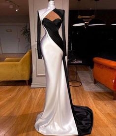 Fitted Black Long Sleeve Mermaid Dress, Fitted Long Sleeve Black Mermaid Dress, White Fitted Mermaid Dress For Prom, White Fitted Mermaid Dress For Prom Season, Valdrin Sahiti Dresses, Black And White Mermaid, Evening Dresses White, Albina Dyla, Minna Fashion