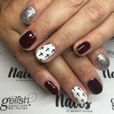 Day 289: Gothic Cross Nail Art Cross Gel Nails, Christian Nail Art Ideas, Christian Nails Acrylic, Christian Inspired Nails, Religious Nails Designs, Christian Nail Ideas, Easter Cross Nails, Jesus Nails Designs, Nails With Cross Design