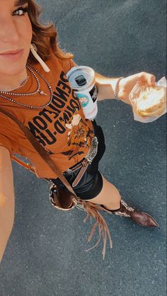 Boujee Cowgirl, Country Chic Outfits, Rodeo Outfit, Rodeo Outfits, Western Outfit, Estilo Chic, Cowgirl Style, Country Chic