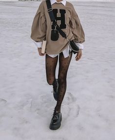 Chanel Tights, Going Out Outfits Summer, Boho Fits, Magazine Vogue, Shopping Clothes, Tomboy Fashion, Grunge Style, 가을 패션, Looks Style