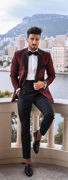 Boys Prom Outfit Ideas, Boy Prom Outfit, Maroon Suit, Blazers For Men Casual, Prom For Guys, Blazer Outfits Men, New Years Outfit, Prom Suits