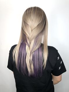 Periwinkle Highlights Blonde, Blonde With Lavender Underneath, Purple Hair Blonde Roots, Blond Hair With Purple Underneath, Blonde Hair With Peekaboos, Purple Underneath Hair Blonde, Purple Peekaboo Highlights Blonde, Blonde With Peekaboo Color, Blonde Hair With Purple Peekaboo