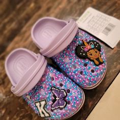 Crocs for boys and girls  Send me your visions!💭 I have ideas! Crocs can be basic, intermediate or extra fancy designs I can't wait to hear from you❤️ ALL of our custom bling Crocs are made to order and can be made with any colors and personalization of your choice with theme and jibblitz. Jibbitz May Vary from posted picture!  PLEASE CONTACT SHOP OWNER WITH DETAILS Price includes shoes and materials!! No refunds or exchange.  Because they're handmade, no two pairs are ever the same and colors Croc Painting Ideas, Custom Crocs Diy, Croc Inspiration, Bedazzling Things, Customized Crocs Shoes, Crocs For Boys, Croc Fashion, Croc Designs, Crocs Custom