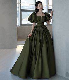 Look Gatsby, Princess Gown, Evening Dresses For Weddings, Custom Size Dresses, Green Prom Dress, Long A, Formal Gown, Green Satin, Long Prom Dress