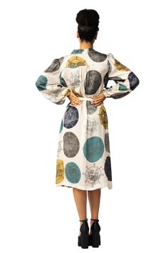 Introducing our "DAYLIGHT OCEAN DREAM" Kimono Robe, featuring a unique designer pattern. The luxurious, super-soft fabric feels like silk, offering unparalleled comfort. This versatile robe can be worn as a dress or layered over your favorite outfit, adding a touch of sophistication to any wardrobe. PRODUCT DETAIL Shawl collar Long bell sleeves Elastic cuffs Self-tie belt Made in USA SIZE AND FIT Model is 5’ 9” / 175CM and is wearing a size XSMALL, (US 2 ) Model Measurements: Height 5'4', Bust 32, Waist 25, Hip 35 This style runs true to size FABRIC & CARE 50%Viscose/ 50%Rayon Dry clean Only Printed Kimono, Print Kimonos, Unique Designers, Shawl Collar, Tie Belt, A Dress, Traditional Art, New York Fashion Week, Model Measurements