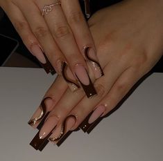 Brown Acrylic Nails Ideas, Acrylic Nails With Jewels, Acrylic Nails Ideas Long, Nail Inspo Brown, Acrylic Nails With White, Gold Nails French, Kardashian Nails, Nails Long Square