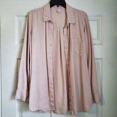 Nwot. Large Old Navy Button Up Blouse. Surprisingly Soft Compared To Most Typical Button Up Shirts. Pictures Aren't Doing It Justice, But It's A True Dusty/Blush Pink. 100% Tencel Lyocell. Snap Button Blouse For Day Out, Relaxed Fit Snap Button Blouse, Everyday Button-up Blouse With Buttons, Snap Button-up Blouse For Day Out, Button-up Blouse With Placket, Snap Buttons Button-up Blouse For Day Out, Pink Button-up Work Shirt, Casual Pink Button-up Dress Shirt, Retro Pink Button-up Blouse