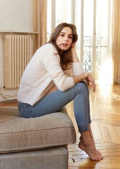 Pretty People Aesthetic, Eleonore Toulin, Silk Top Outfit, People Aesthetic, Homewear Woman, Homewear Fashion, Top Outfit, Knitwear Fashion