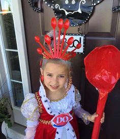 King And Queen Costume, Punny Costumes, Queen Halloween Costumes, Cookie Costume, Clever Costumes, Halloween Costumes To Make, Queen Outfits, King Costume